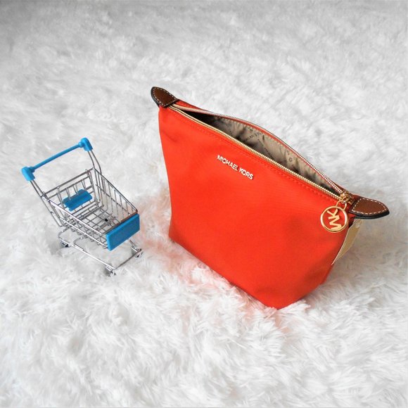 Michael Kors MD Travel Pouch Tangerine Case - Picture 1 of 14